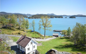 Отель Holiday Home Valevåg with Fireplace XI  Валевог